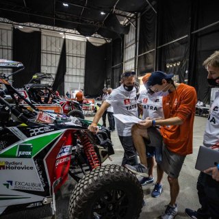 Formality vyřízeny, Buggyra je připravena na start Rally Dakar 2022
